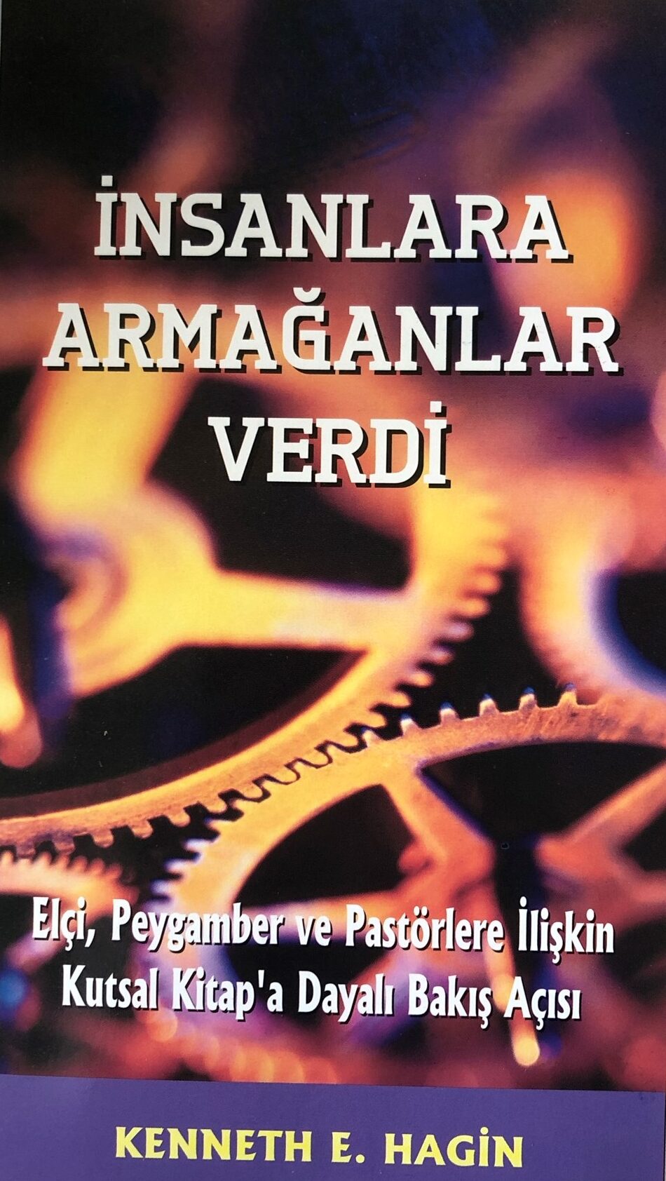 İnsanlara Armağanlar Verdi